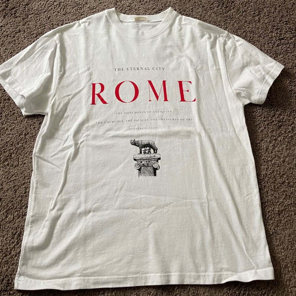 Brandy Melville rare graphic tshirt from Rome Italy location